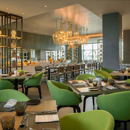 Novotel Muscat Airport Eksteriør bilde