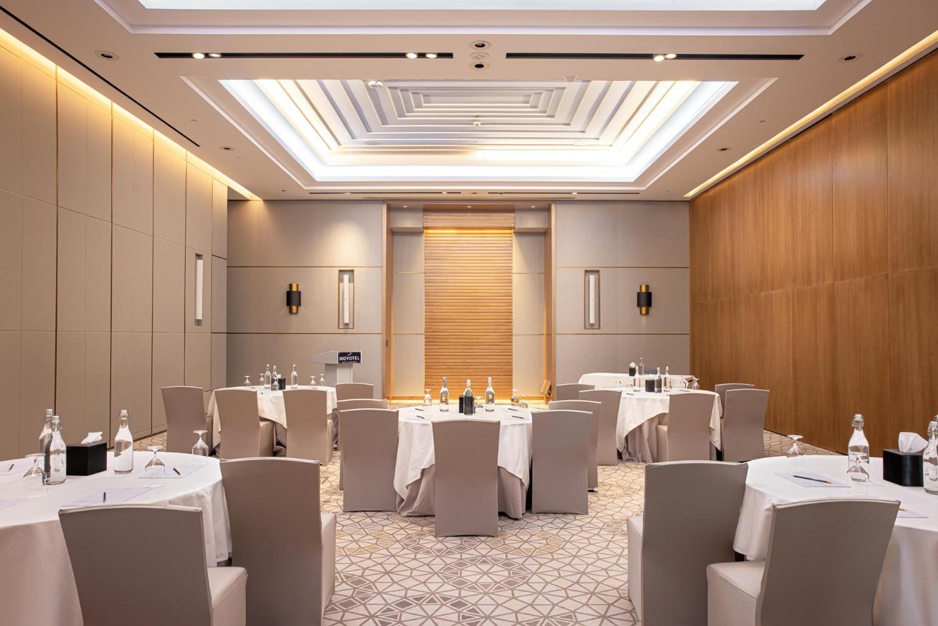Novotel Muscat Airport Eksteriør bilde