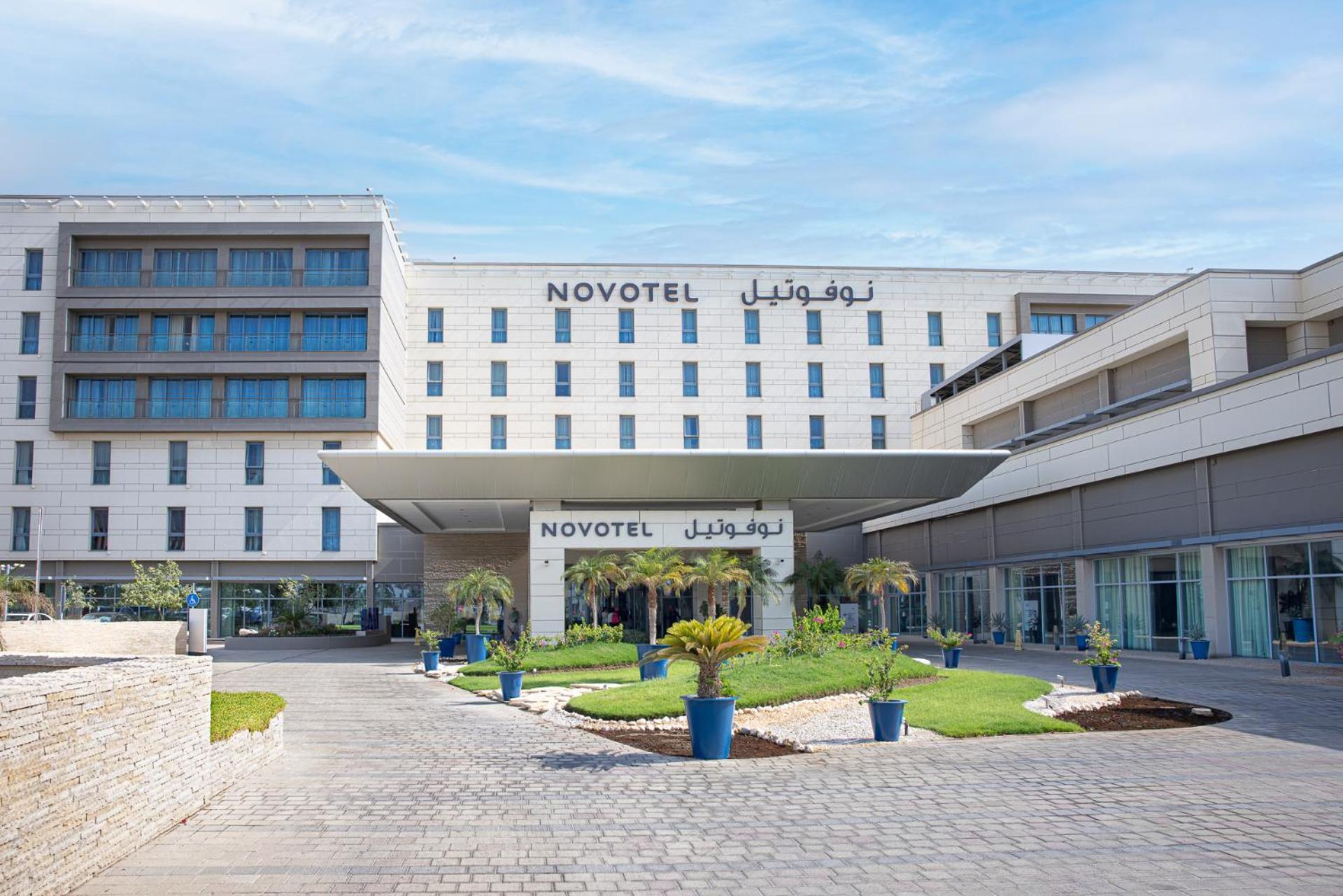 Novotel Muscat Airport Eksteriør bilde