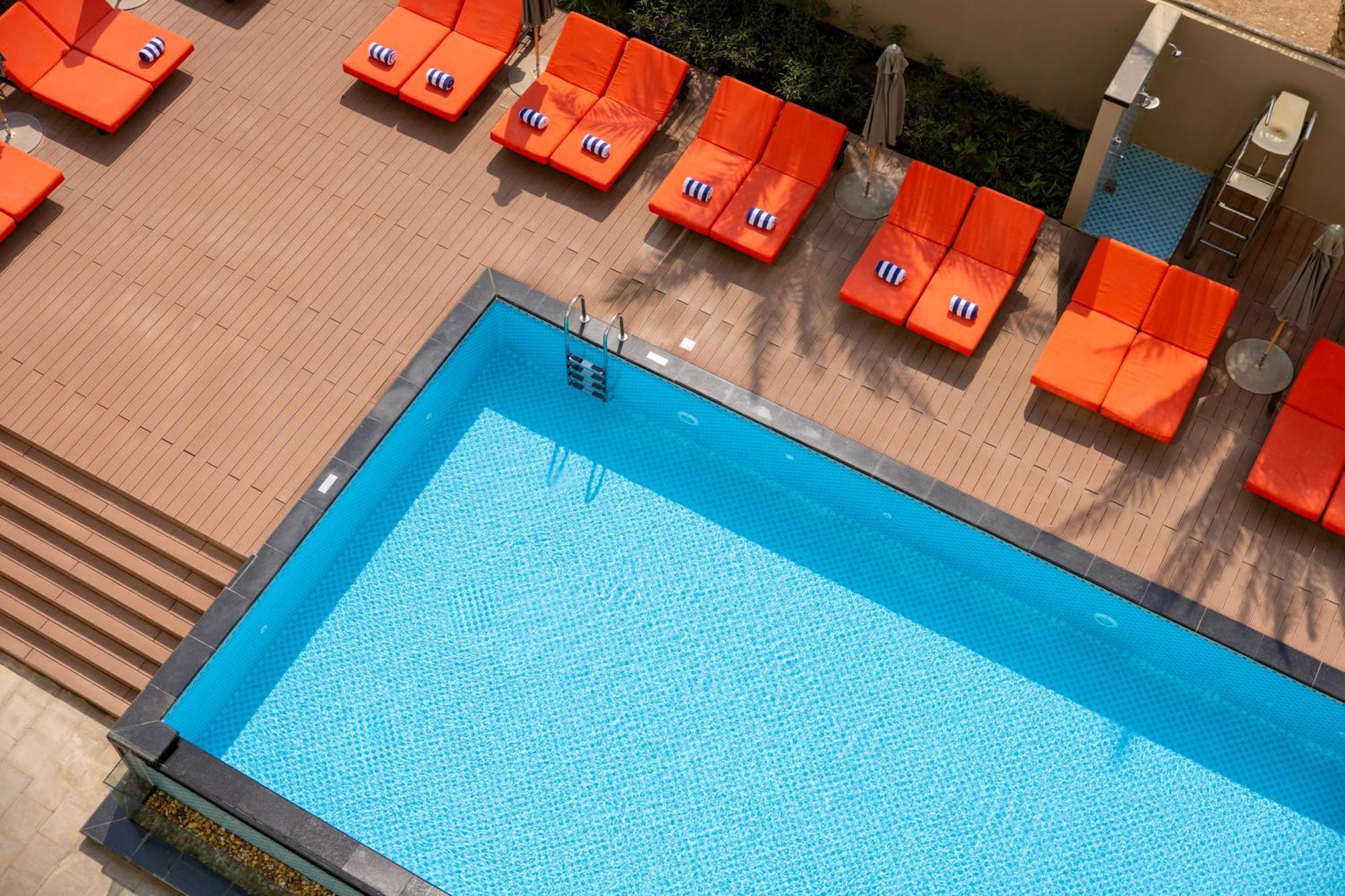 Novotel Muscat Airport Eksteriør bilde