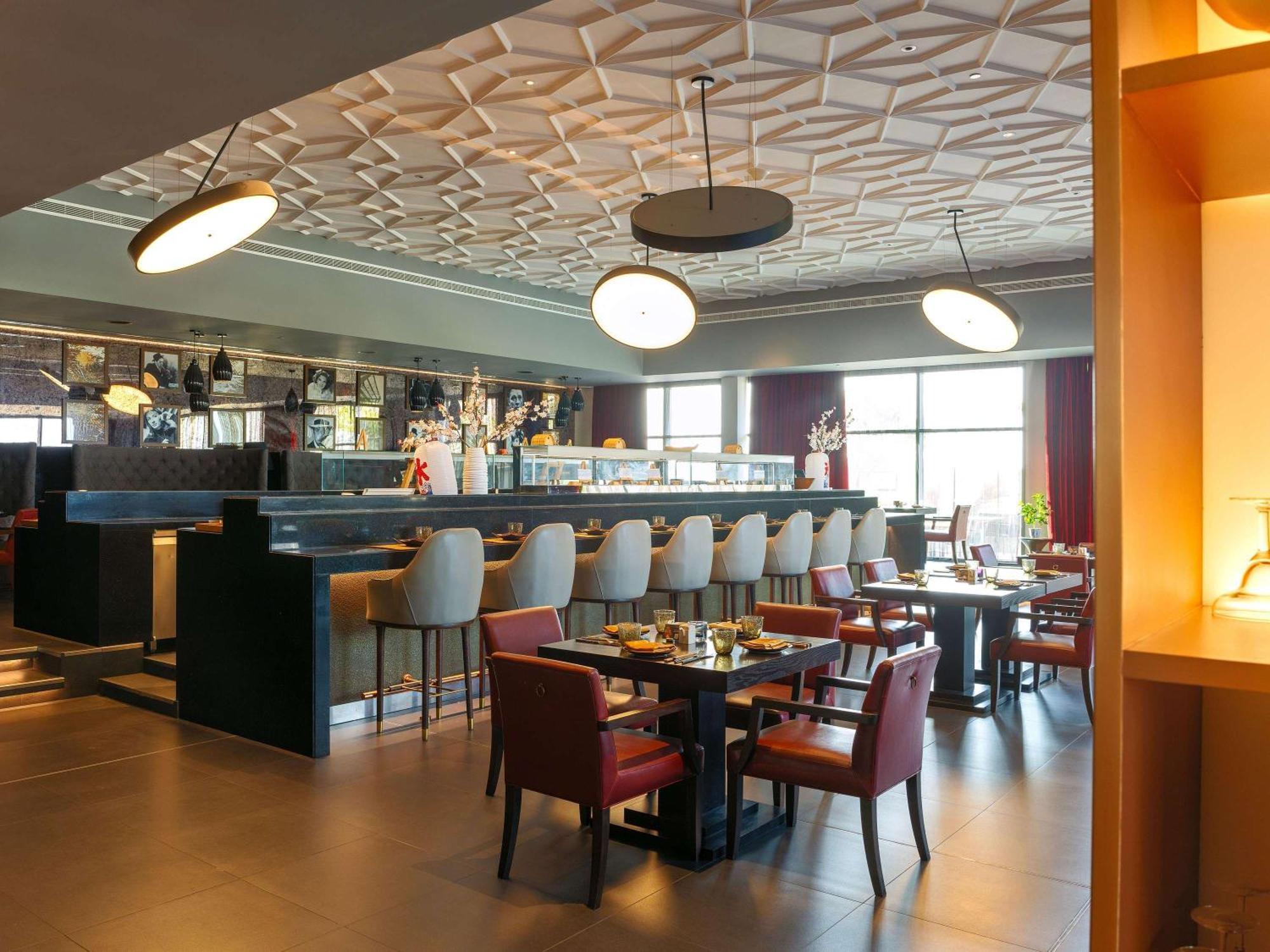 Novotel Muscat Airport Eksteriør bilde