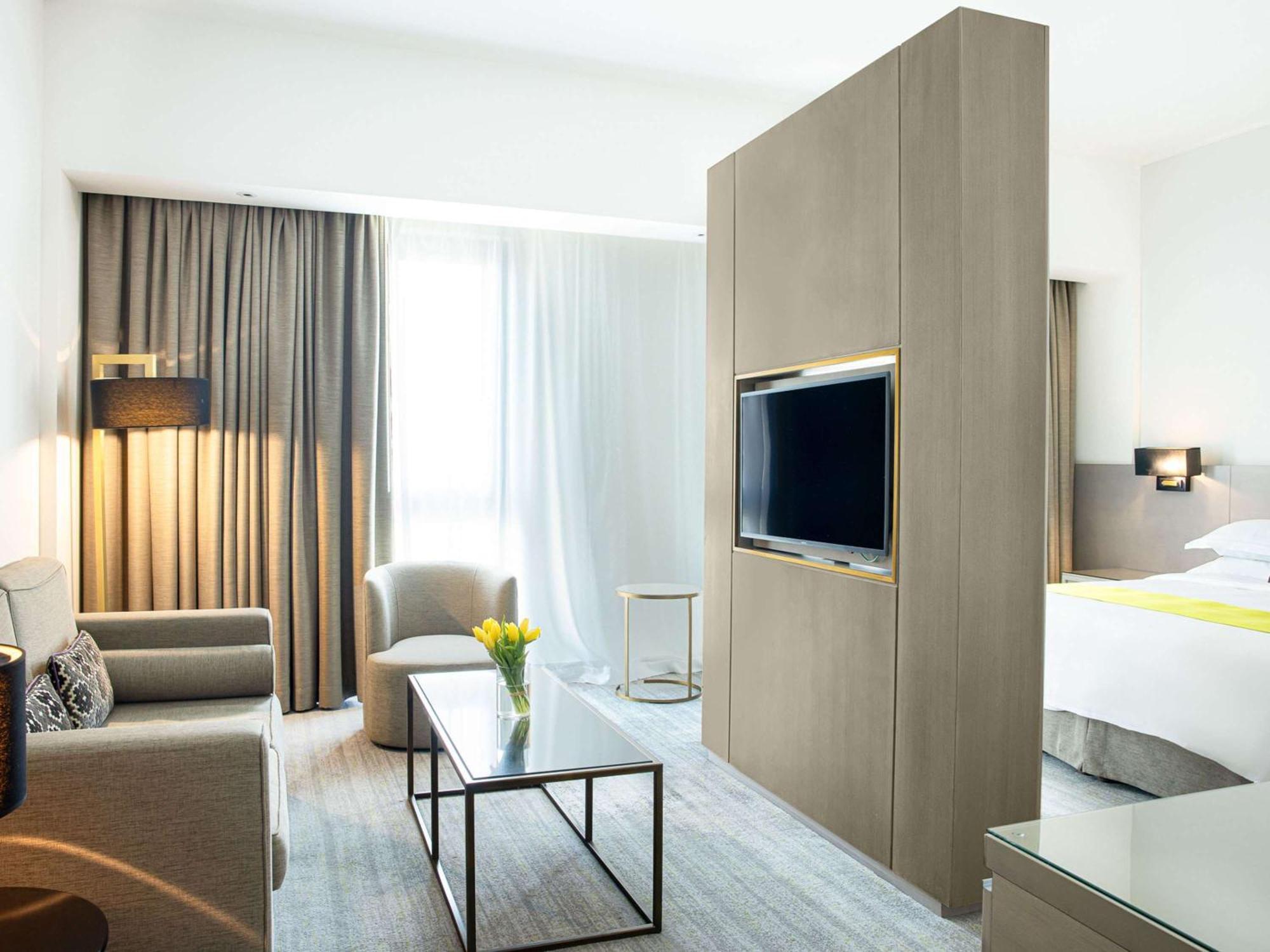 Novotel Muscat Airport Eksteriør bilde
