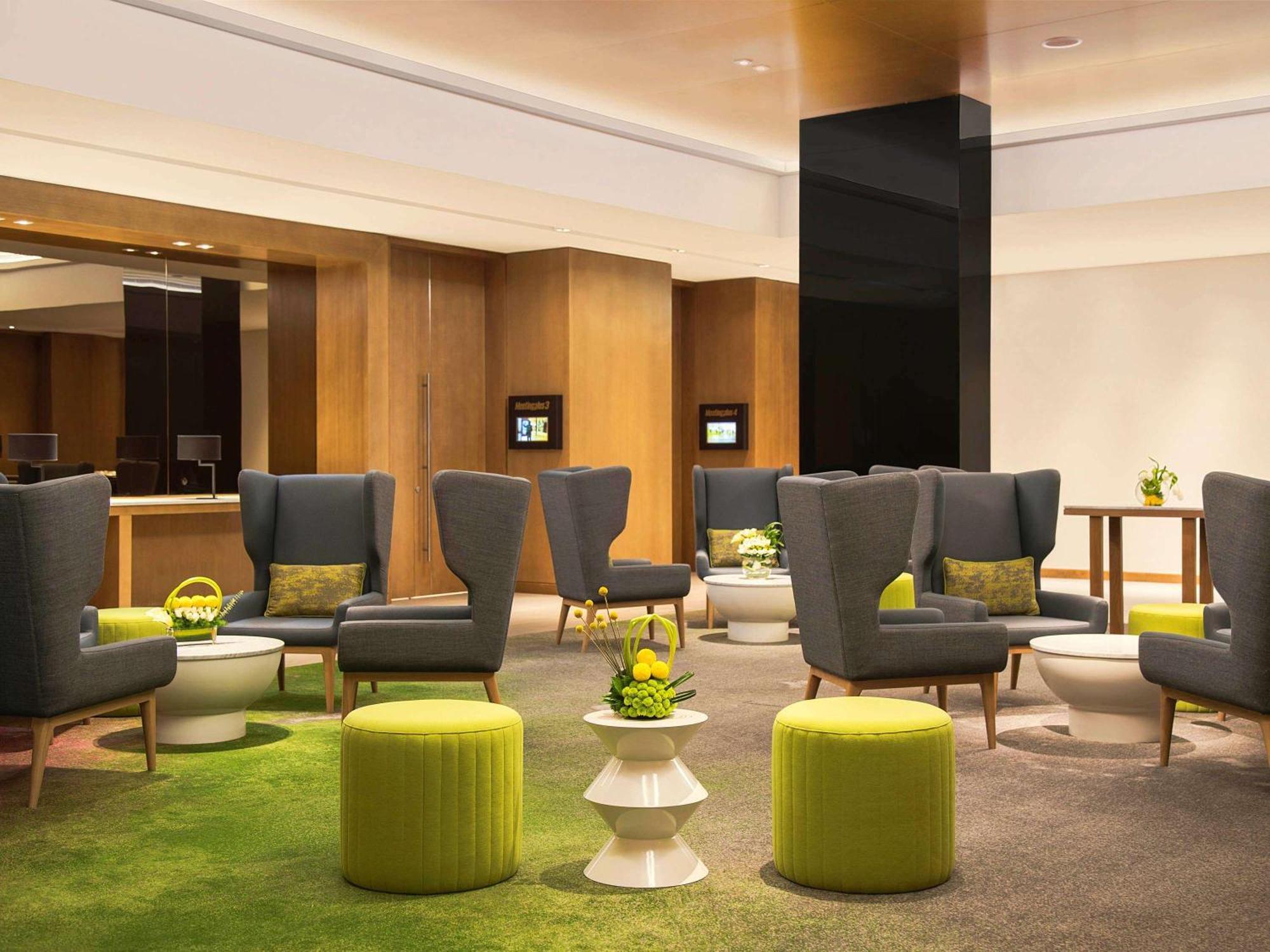 Novotel Muscat Airport Eksteriør bilde
