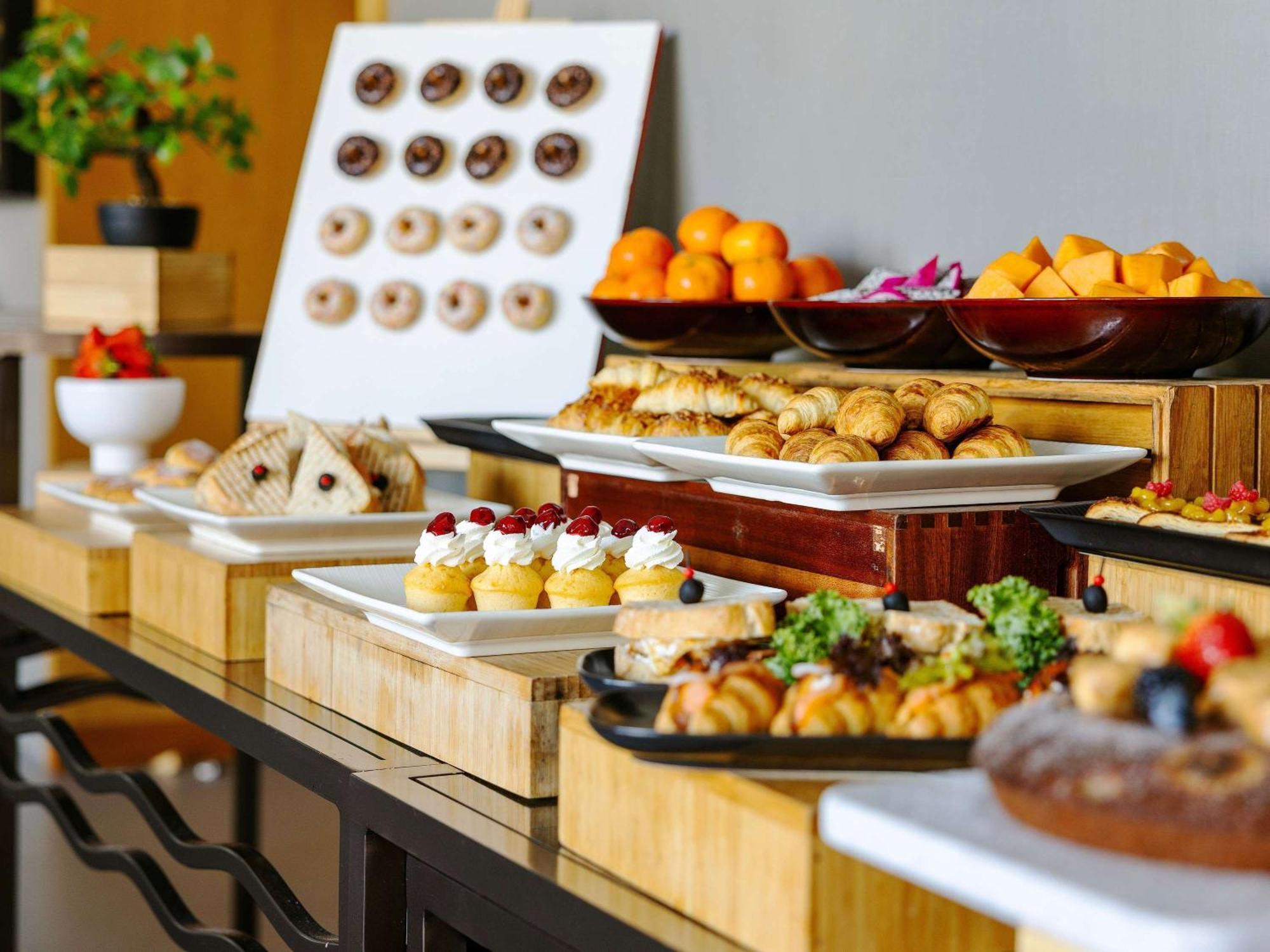 Novotel Muscat Airport Eksteriør bilde