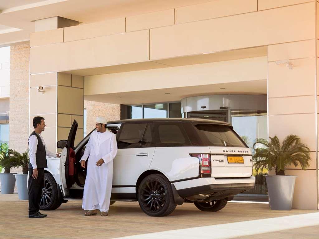 Novotel Muscat Airport Eksteriør bilde